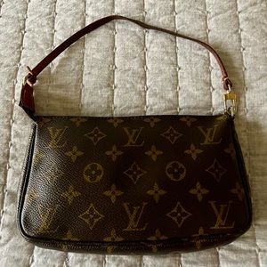 Vintage Louis Vuitton Pochette Accessoires